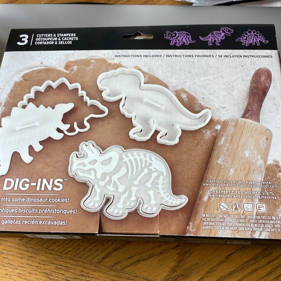 Fred Dig-Ins Cookie Cutters NWT - Picture 2 of 3